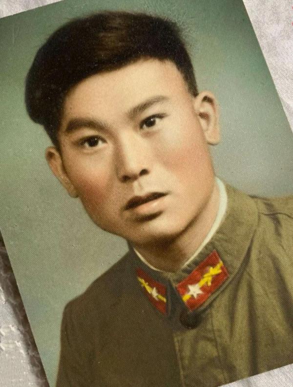 建國初期的共和國軍人：一組上色老照片，重溫那段激情燃燒的歲月