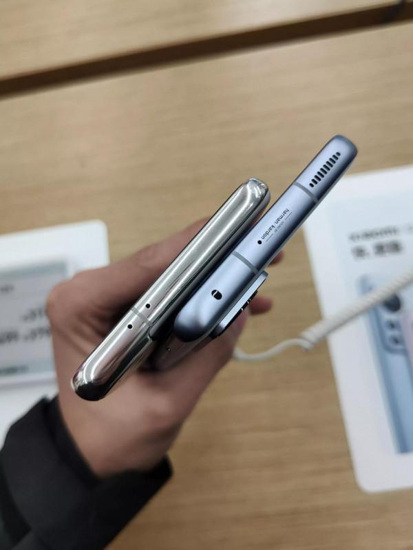 小米12 簡單對比三星GalaxyS21