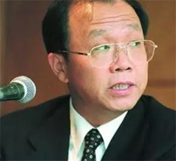 &OpenCurlyDoubleQuote;國門鉅貪&rdquo;受賄超1億，深陷賭博20年，乘專機至香港一夜輸400萬