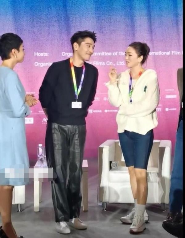 鞏俐和趙又廷現身大師班，超強氣場看不出55歲，幾句話讓男方害羞