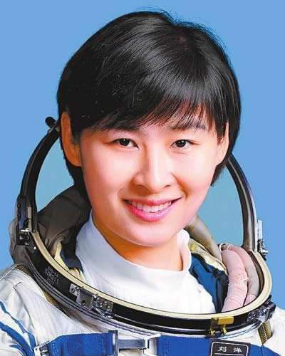 這支給她們帶來解放的軍隊,今天依舊是成就夢想的舞臺 這支給她們帶來解放的軍隊,今天依舊是成就夢想的舞臺