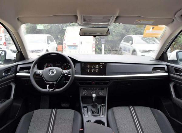 別克英朗VS大眾朗逸，十萬出頭預算選誰好？