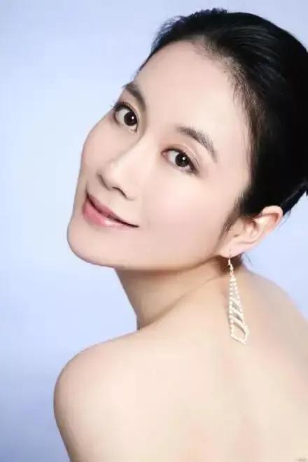 貴州美女溫崢嶸:高雅脫俗清新唯美高畫質寫真集 貴州美女溫崢嶸:高雅脫俗清新唯美高畫質寫真集