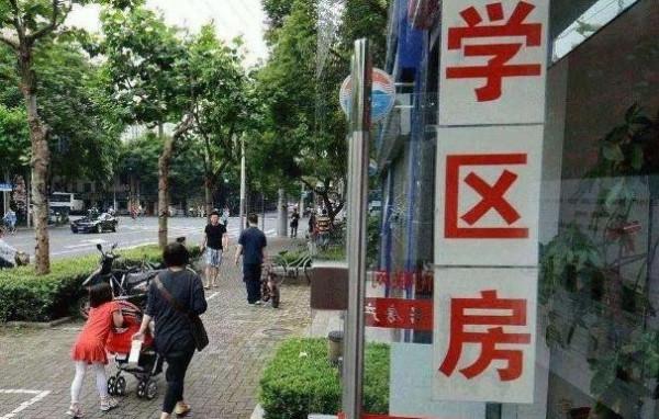 三胎政策落實，“三育一體化”的到來，家長別再說養不起三孩了