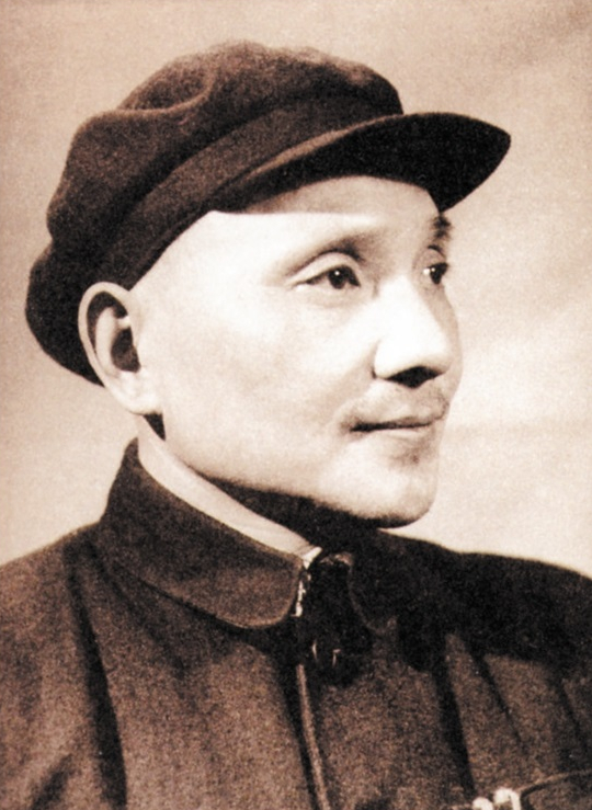 鄧小平沒上過軍事學校,卻指揮千軍萬馬,劉伯承:他打仗不講規矩 鄧小平沒上過軍事學校,卻指揮千軍萬馬,劉伯承:他打仗不講規矩