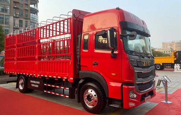 跨越+超越高階組合 新能源 江淮重卡2022年產品看點很多