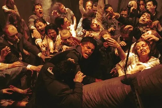 評分最高的十大喪屍片，《殭屍世界大戰》第5，《生化危機》第2