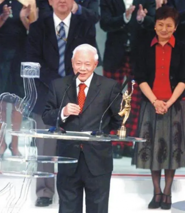 邵逸夫107歲逝世，僅2名女星有資格出席葬禮，4子女拒絕繼承遺產