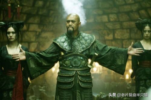 用&OpenCurlyDoubleQuote;人物傳記&rdquo;的方式開啟《加勒比海盜》，電影終於看明白了