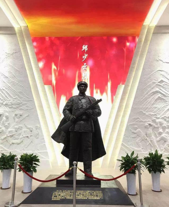 貴州86歲老兵接受慰問，牆上舊照嚇壞領導：您和邱少雲什麼關係？