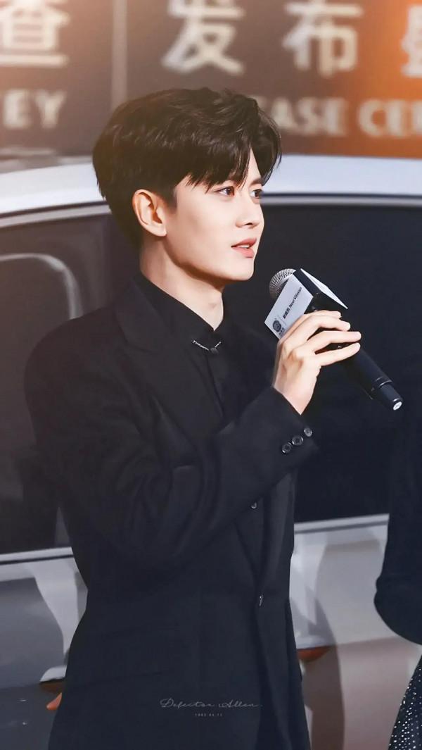 寶藏男孩任嘉倫