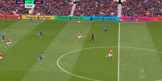 漏洞百出！C羅無力迴天！埃弗頓快速反擊，1：1扳平曼聯