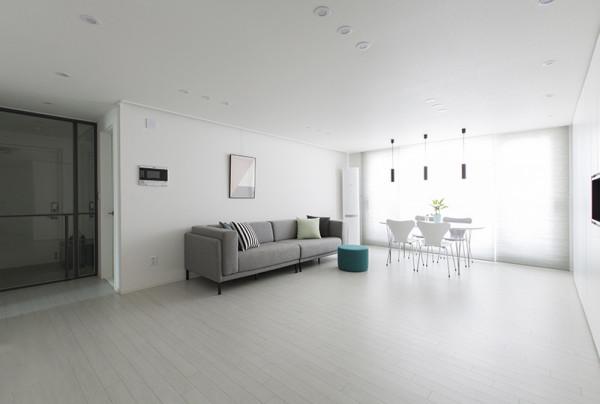 她家把這2點做到了極致，明明是簡裝，客人來了，卻也誇大氣舒服