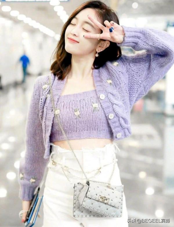 秋天做個溫柔的女人，針織衫這樣穿，保暖舒適又顯氣質
