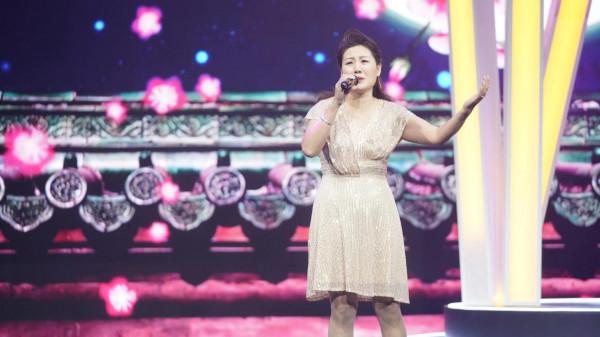 著名歌手鶯鶯受邀參加北京電視臺新歌來啦欄目演唱嘉賓