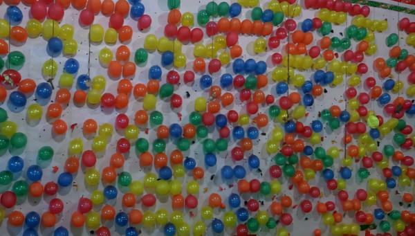 印度人瘋了?瘋搶恆河泥巴,小夥靠賣泥賺得盆滿缽滿 印度人瘋了?瘋搶恆河泥巴,小夥靠賣泥賺得盆滿缽滿