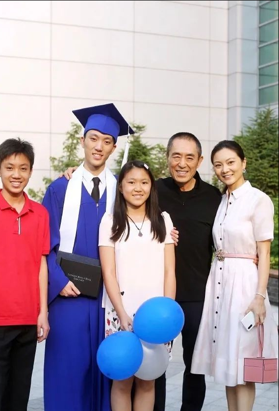 張藝謀的岳母：陪女兒陳婷走過“地下”10年，她的婚姻我最放心