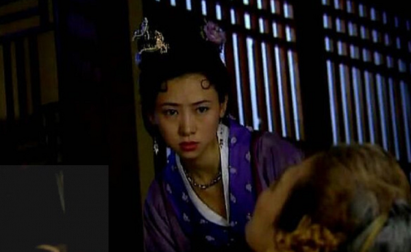 6位不靠煙燻妝黑化的“蛇蠍美人”,誰才是你的童年陰影? 6位不靠煙燻妝黑化的“蛇蠍美人”,誰才是你的童年陰影?