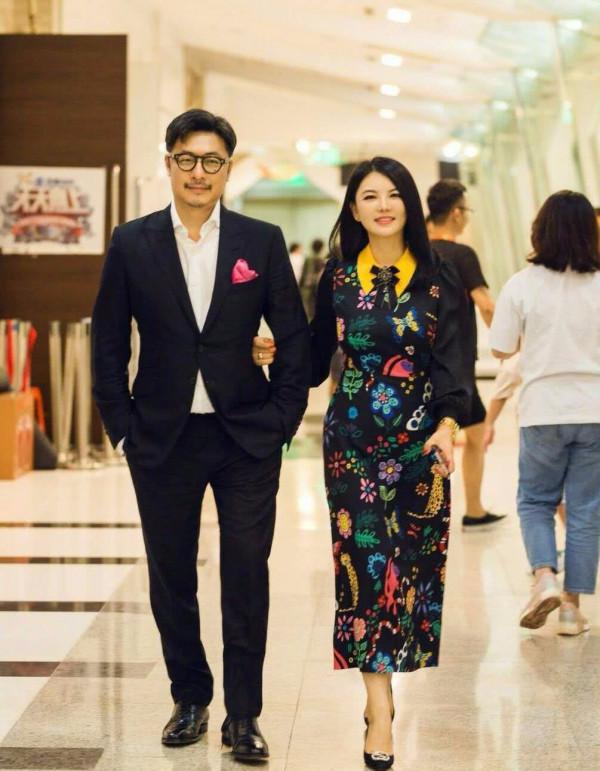 王嶽倫宣佈已和李湘離婚,還爆料對方已有新歡,被吐槽火速刪文 王嶽倫宣佈已和李湘離婚,還爆料對方已有新歡,被吐槽火速刪文