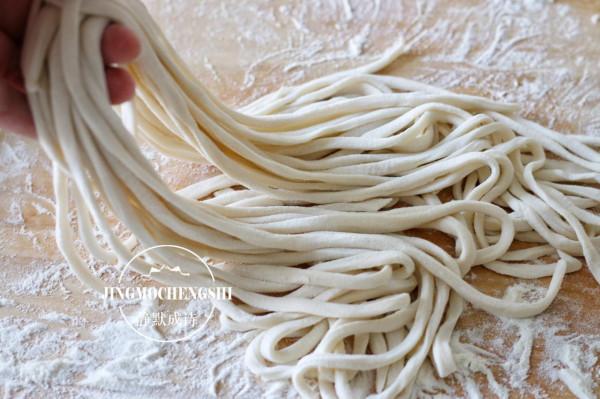 掌握好面水比例，輕鬆做手擀麵，面香濃郁，2塊錢全家夠吃