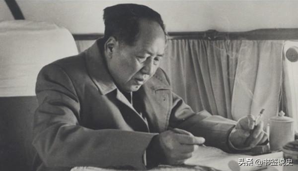 1955年一農民朝毛主席專列丟石頭，被抓後，是如何處置的？