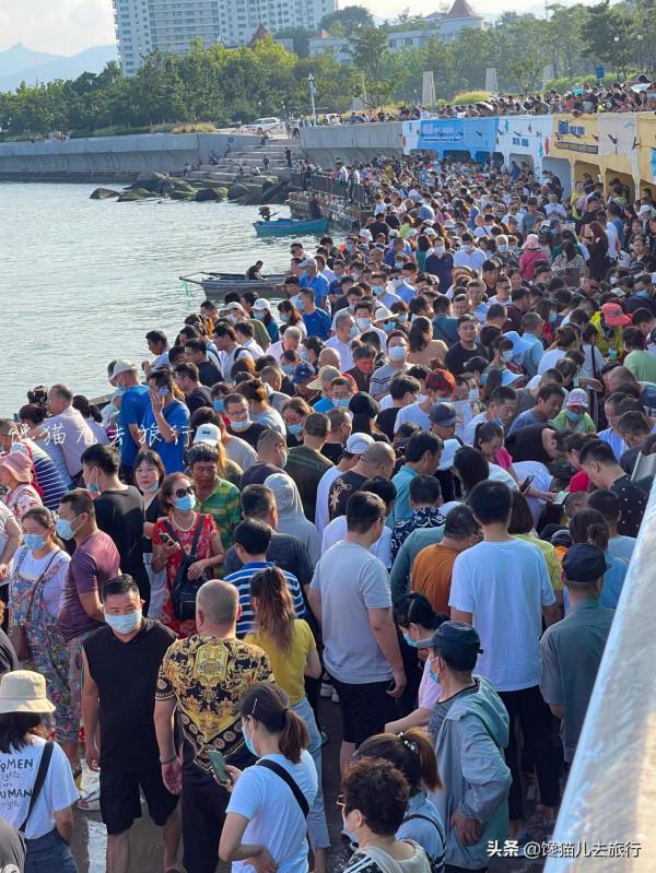 實拍山東威海開海，人比海鮮多，本地人：不買，我又不傻