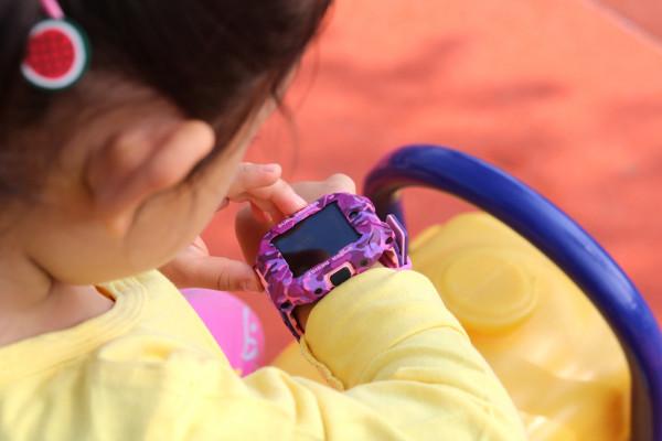 對標小天才的360兒童手錶S2如何？