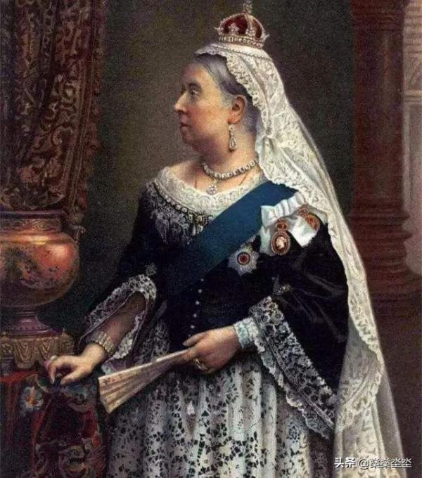 18歲登上王位，初戀俄國王儲，又與王夫恩愛數十年的維羅利亞女王
