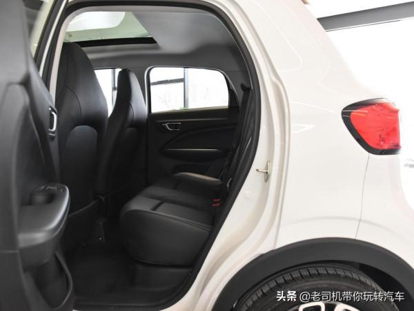 價格便宜,不用加油,成本低還跑得遠,實拍零跑T03 價格便宜,不用加油,成本低還跑得遠,實拍零跑T03