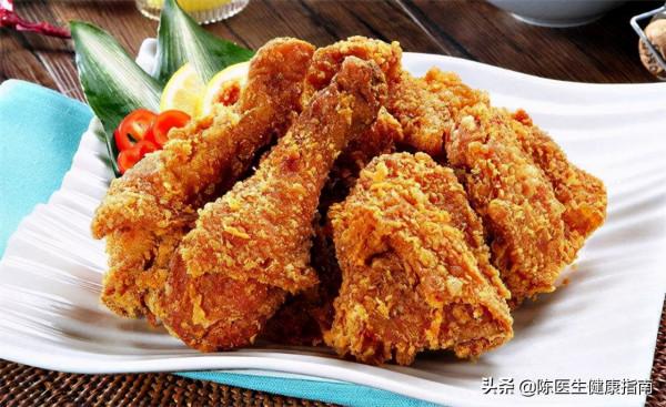 35歲陳先生不抽菸不喝酒,為什麼就患了肺癌呢?看看醫生怎麼說 35歲陳先生不抽菸不喝酒,為什麼就患了肺癌呢?看看醫生怎麼說