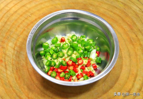 鱸魚別再蒸著吃了,廚師長教你新吃法,一炸一澆汁,外酥裡嫩 鱸魚別再蒸著吃了,廚師長教你新吃法,一炸一澆汁,外酥裡嫩