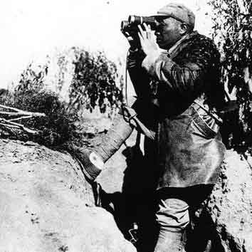 柿子砸中小戰士,彭德懷勃然大怒:把小王拉出去,槍斃 柿子砸中小戰士,彭德懷勃然大怒:把小王拉出去,槍斃