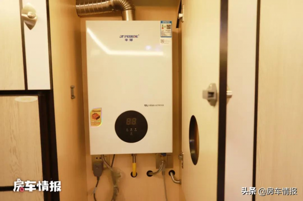 9.98萬的匯斯誠房車,出廠就帶6度電,儲物櫃秒變大床四口也能住 9.98萬的匯斯誠房車,出廠就帶6度電,儲物櫃秒變大床四口也能住