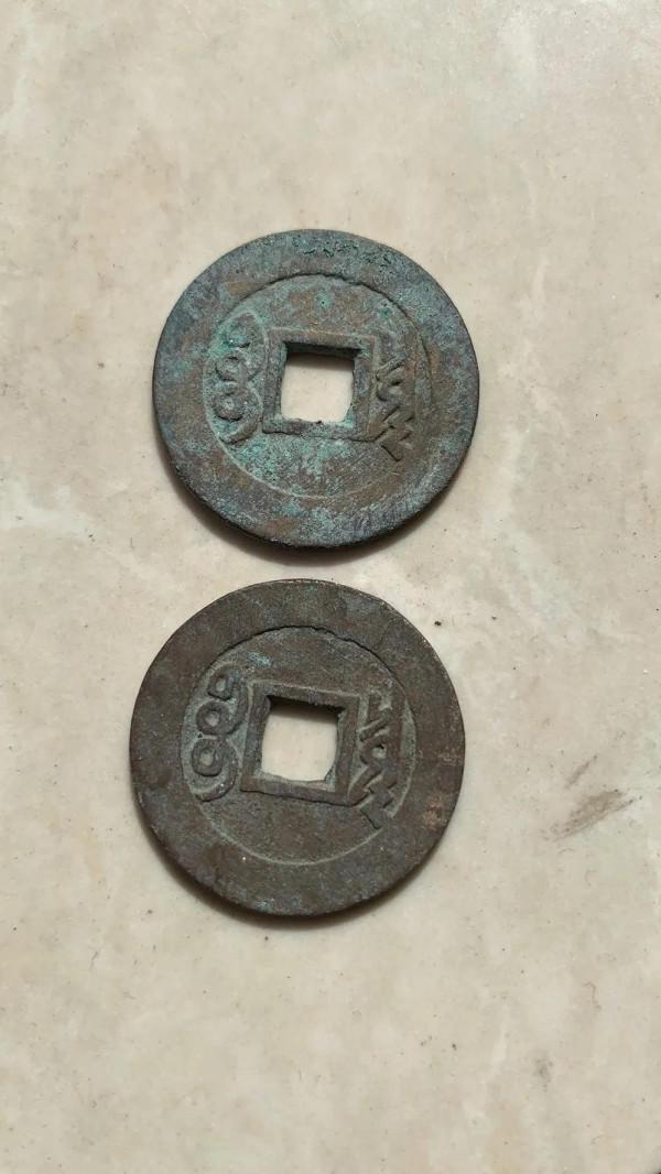 現代仿品技術幾乎達到了真假難辨的程度，收藏需謹慎