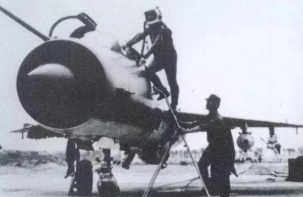 1965年的海南戰爭,中國飛行員是如何吊打美軍空軍,創8比0戰績 1965年的海南戰爭,中國飛行員是如何吊打美軍空軍,創8比0戰績