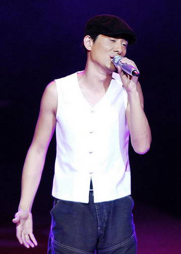 曾比鳳凰傳奇還火的阿寶，紅得快也糊得快，為什麼糊成這個地步？