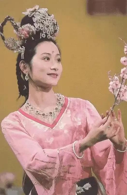 西遊記10大絕色美女，孔雀公主排第7，嫦娥仙子也只能排第2