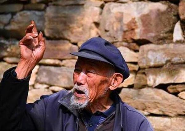 湖北一老人說自己曾是紅軍團長，沒人相信，司令親自為他證明身份