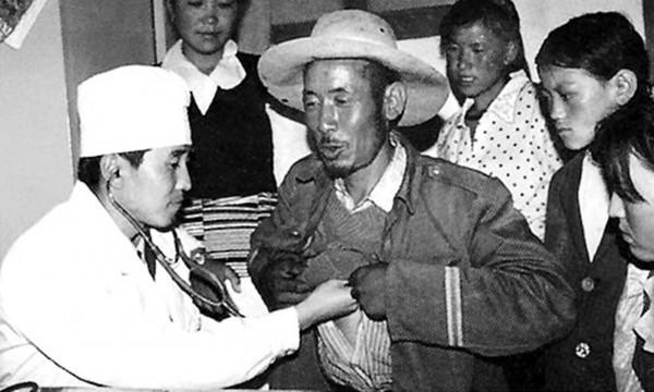 山東一農民咳血十年，竟咳出一枚彈片，身份曝光後驚動警方