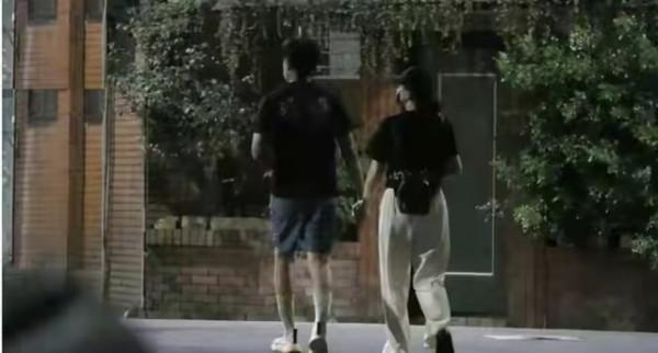 42歲陳喬恩與男友甜蜜約會，髮際線後移好矚目，身材圓潤幸福肥明顯