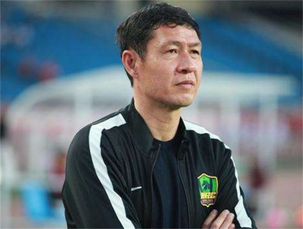 前國腳黎兵與歌星甘萍近況：他足球事業不順利，她52歲仍顯年輕