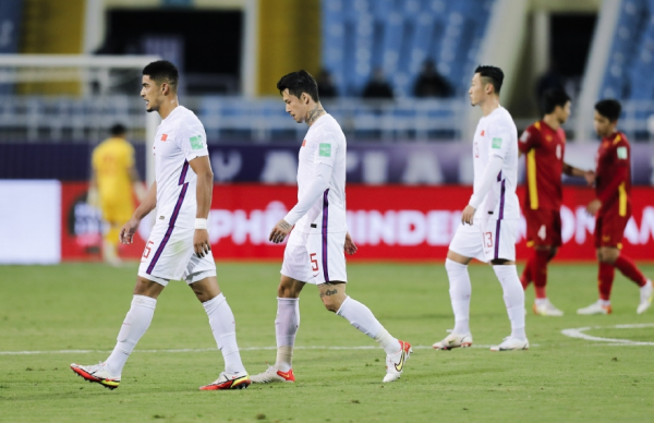 表現不及格！完敗越南後顏駿凌引質疑：為何他能鎖定國足首發？