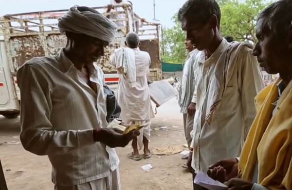 印度窮人的攀比風有多嚴重？貸款辦喪宴，為排面請3000陌生人吃飯