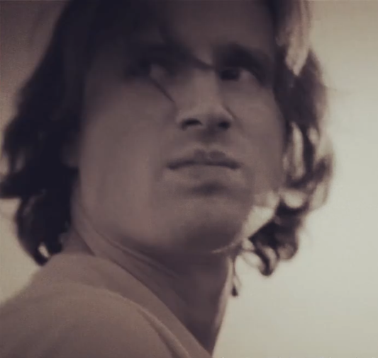 1984年美國14歲女孩身中44刀，錢包掛在三米樹上，因一個眼神遇害