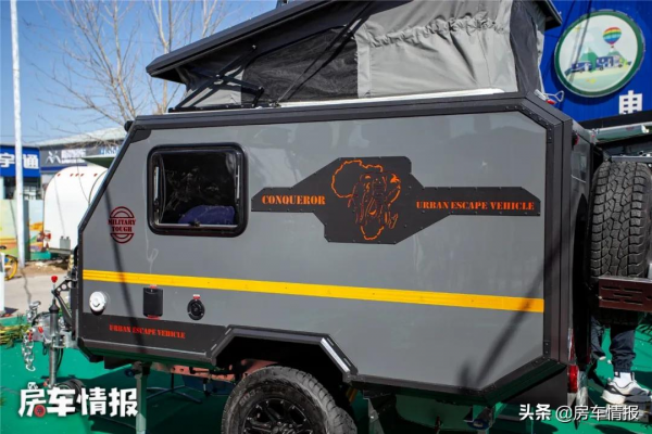 10.8萬的越野房車,能洗澡做飯適合2大1小,開門方式像戰車 10.8萬的越野房車,能洗澡做飯適合2大1小,開門方式像戰車