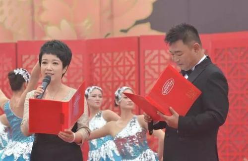 從央視主持人到特型演員，黃薇經歷了4次轉折