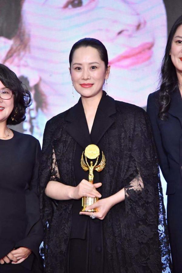 有一種&quot;大變樣&quot;叫海清留長髮，年齡感太明顯，終於相信她44歲了