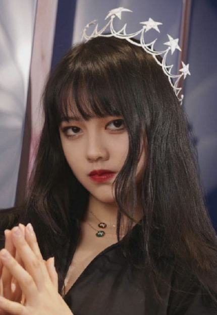 中央美術學院女生假扮名媛，蹭高奢生活21天，竟是為了畢業設計