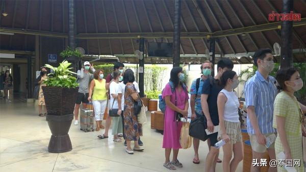 元旦小長假即將結束 逾3000人離開泰國蘇梅島