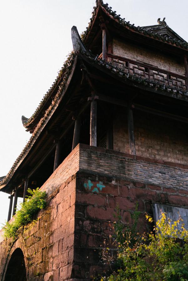 邊城明珠——鳳凰古城的困局